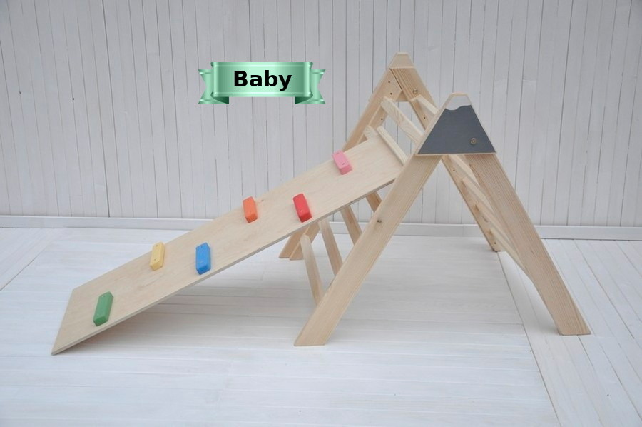 Houten klimrek met glijbaan "Bergbeklimmer" van BarinToys bieden mogelijkheden en nodigt uit tot open spel voor dreumes fitness in huis