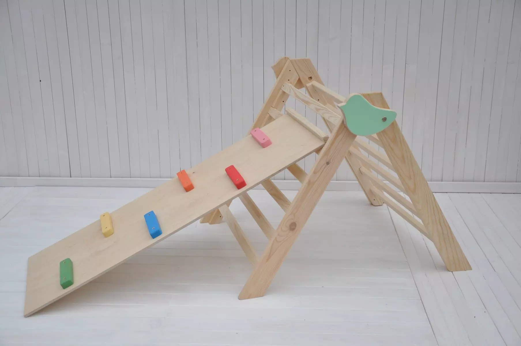 Klimrek peuter Kleine Vogel BarinToys klimtoestel voor binnen met glijbaan houten sportraam klimset van BarinToys winkel.