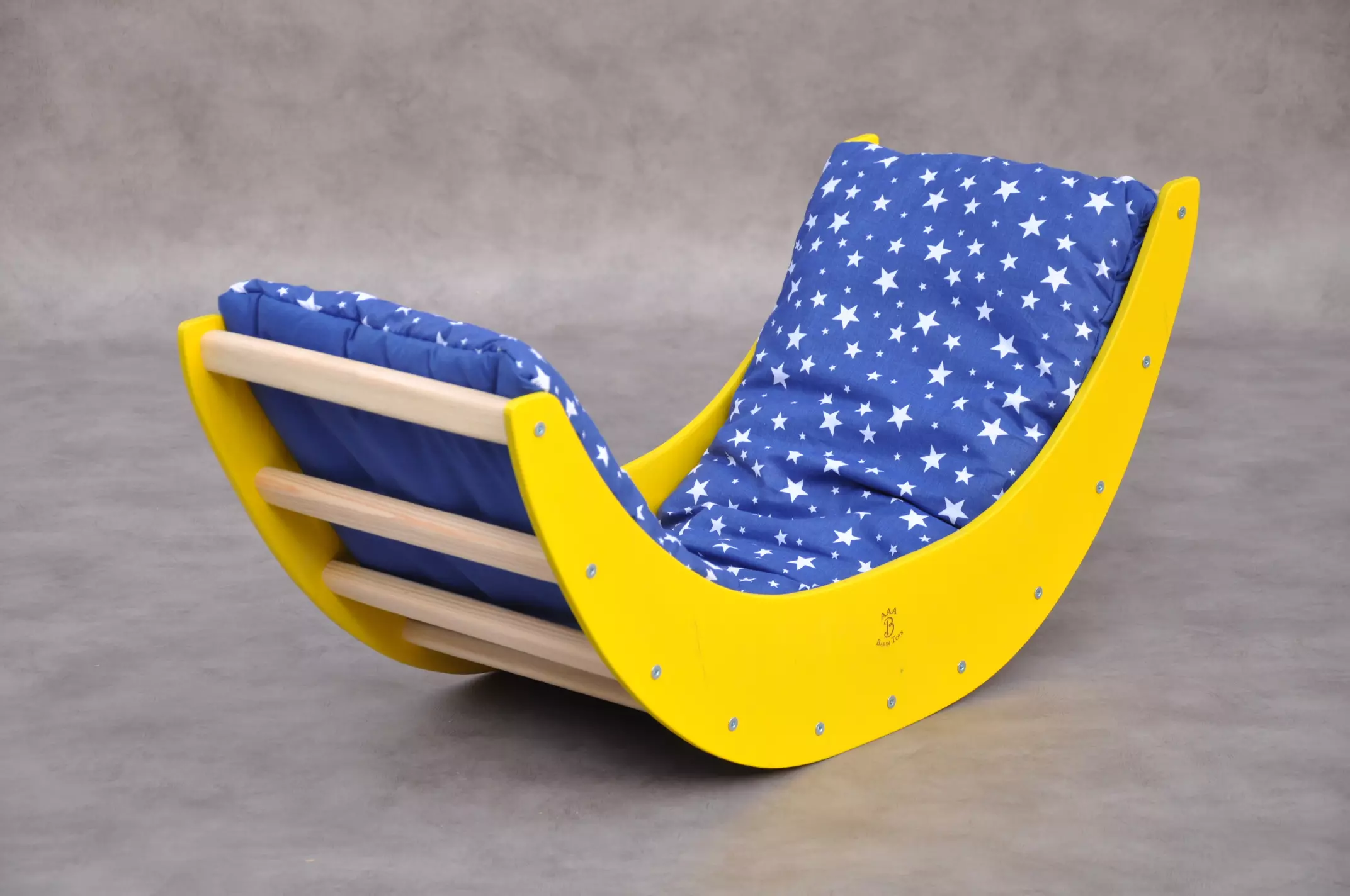 Babyschommels Maan en baby klimboog met kussen van Barin Toys houten speelgoed winkel online in Nederland.