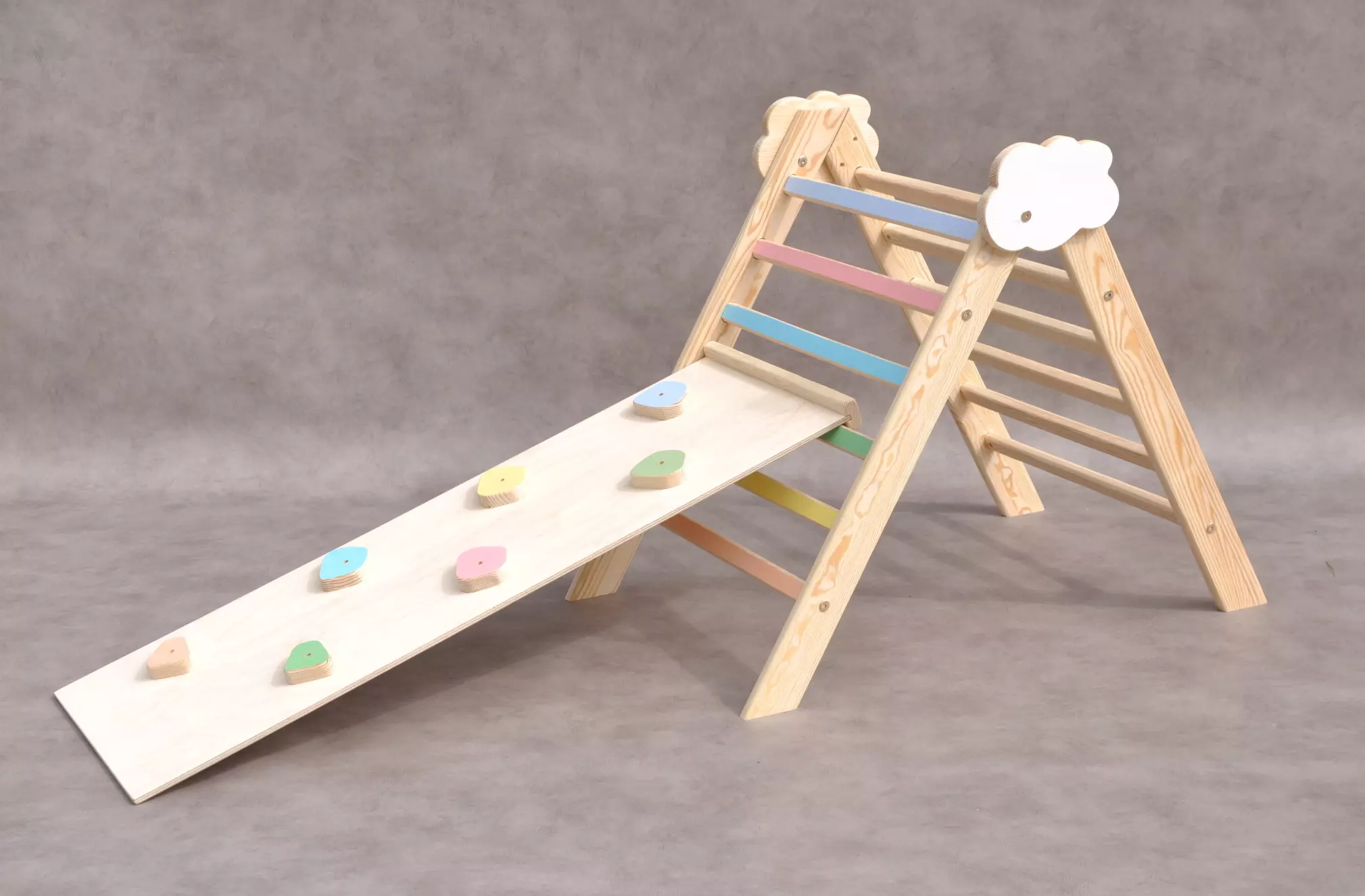 Klimrek binnen Wolk Barin Toys pikler montessori speelgoed houten inklapbaar peuterklimrek online kopen bij BarinToys.nl.