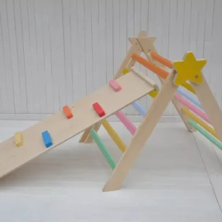 Hoten speelgoed baby kleine ster color splash pikler klimdriehoek met glijbaan van BarinToys - het beste pikler klimdriehoek assortiment en prijzen door heel Europa met gratis bezorging.