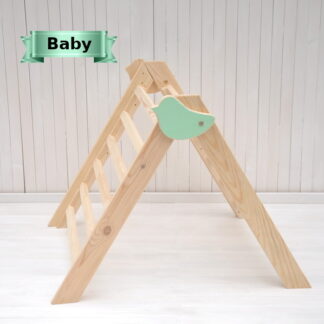 Baby gym van Barin Toys kindvriendelijk en veilig houten klim en klautert speeltoestellen voor kinderkamer te ontdekken vanaf 4 maanden