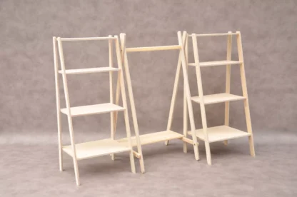 Montessori kinderopvang meubels - houten open kinderkast - duurzaam cadeau voor kleine jongens en meisjes vanaf 1 jaar van Barin Toys.