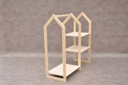 Montessori kinderopvang meubels van Barin Toys speelgoedwinkel - Huisje mini kledingrek en kindergarderobe - duurzam cadeau voor 2 jaar klein kind.